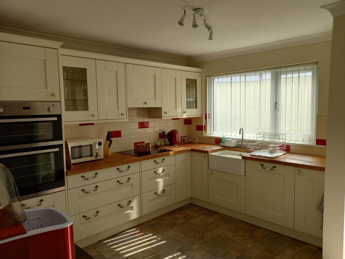 Pet Friendly Beautiful Detached Cottage Close To Spurn Point, Easington And Withersea Kingston upon Hull Exterior photo