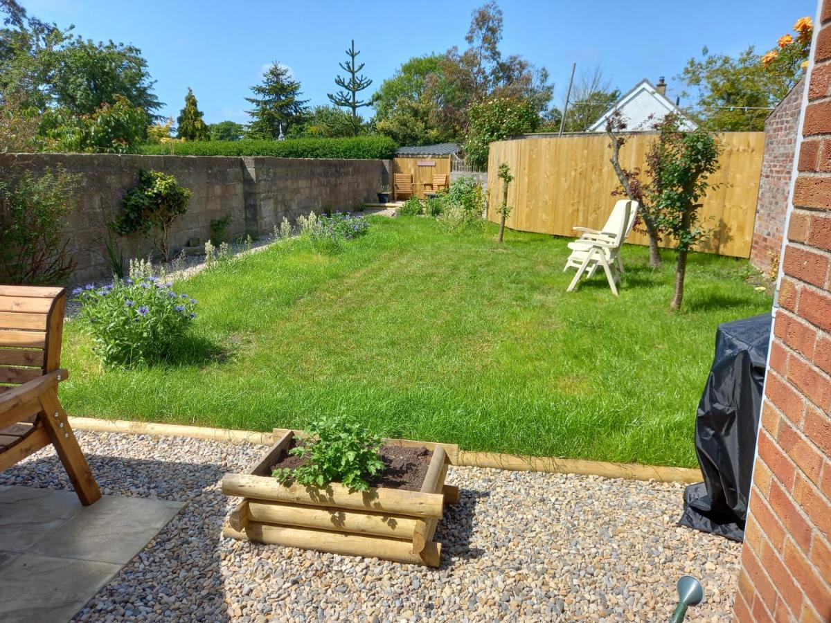 Pet Friendly Beautiful Detached Cottage Close To Spurn Point, Easington And Withersea Kingston upon Hull Exterior photo